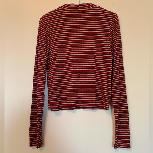 🌼TEES AND TANKS 3 FOR 25$🌼 Striped Long Sleeve Tee - Picture 2 of 5